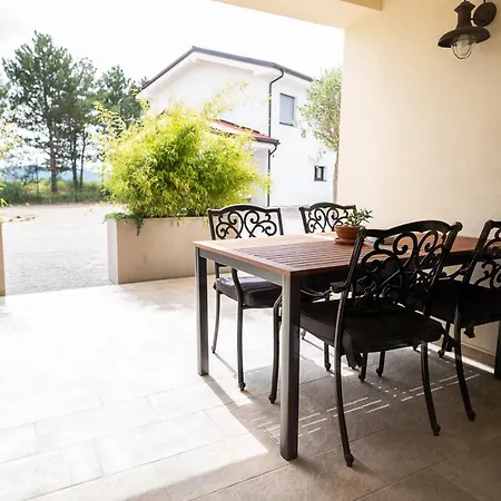 Apartamento Kras 24 With Pool Sežana