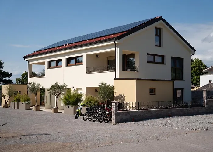 Kras 24 With Pool * Sezana