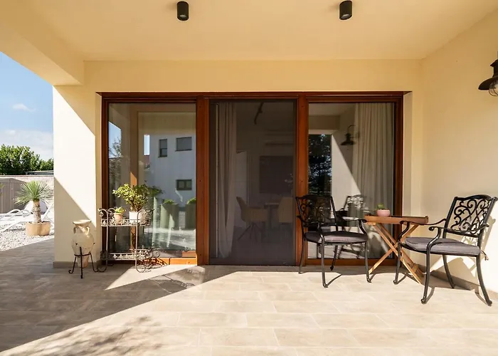 Kras 24 With Pool * Sežana