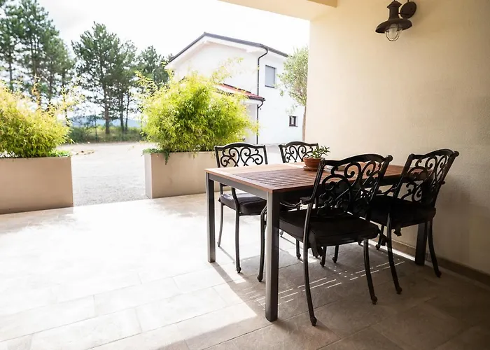 Apartamento Kras 24 With Pool Sežana