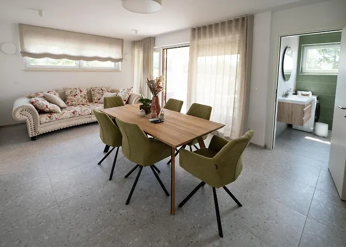 Kras 24 With Pool Apartamento *