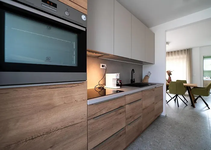 Apartma Kras 24 With Pool *