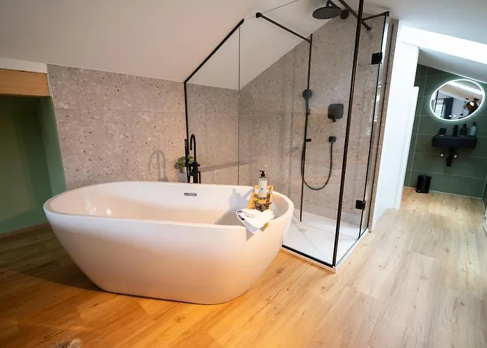 Kras 24 With Pool Апартаменты *