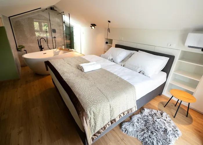 Apartma Kras 24 With Pool