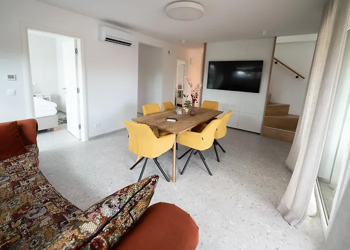 Kras 24 With Pool Apartma Sezana